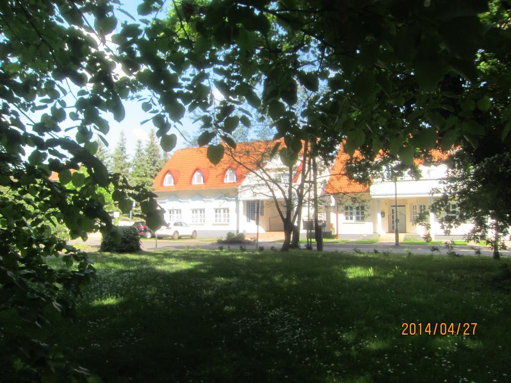 Hotel Csigahaz Panzio Gyula Zimmer foto