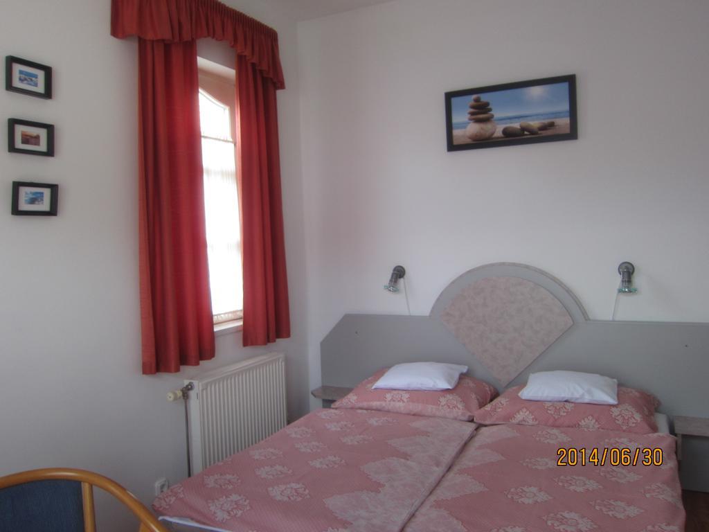 Hotel Csigahaz Panzio Gyula Zimmer foto