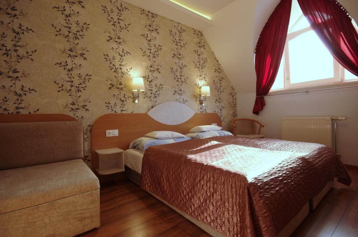 Hotel Csigahaz Panzio Gyula Exterior foto