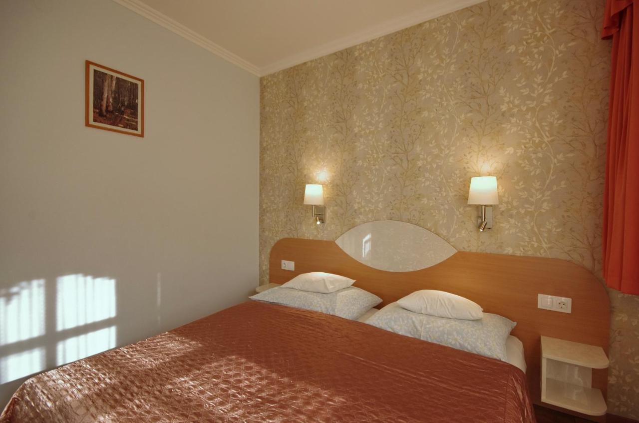 Hotel Csigahaz Panzio Gyula Exterior foto
